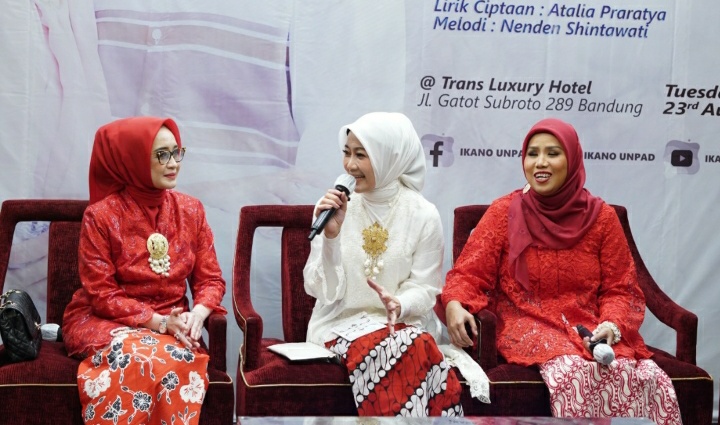 Ikano Unpad memproduseri lagu "Cuma Rindu" yang diciptakan oleh istri Gubernur Jawa Barat Atalia Praratya Kamil.