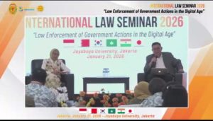 Rina Shahriyani Shahrullah, S.H., MCL., Ph.D. dari Universitas Internasional Batam saat memandu jalannya seminar internasional di Universitas Jayabaya Jakarta