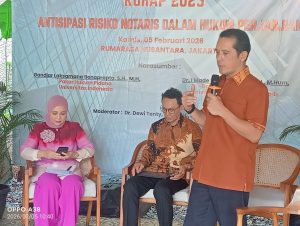 Ganjar Laksamana, B, SH, MH saat menyampaikan paparannya