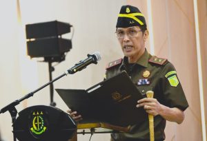 Kejati Jabar saat melantik tiga Kejari 