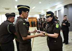 Kepala Kejaksaan Negeri Garut, Ayu Agung saat dilantik oleh Kejati Jabar