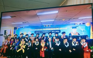 Prof Yuhelson bersama para Guru Besar Universitas Jayabaya, Jakarta 