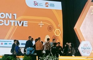Dony Oskaria saat menjawab sejumlah pertanyaan mahasiswa dari berbagai perguruan tinggi di Jogja