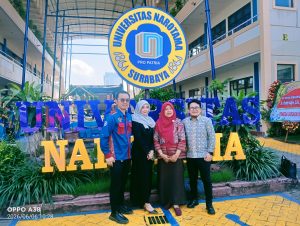 Dr Arini Jauharoh, SH, MKn bersama rekan panitia dan Ketua Ikatan Alumni Magister Kenotariatan Universitas Narotama (IKANOTAMA) dan Dr. Hatta Isnaini Wahyu Utomo, S.H., M.Kn., AIIArb