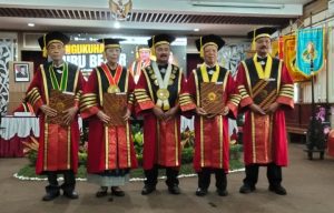 Lima Guru Besar Emeritus UNTAG Semarang