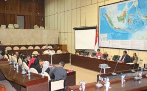 Audiensi Pengurus Pusat IPPAT dengan Komisi II DPR RI yang dipimpin Ketua Komisi II, Ahmad Riza Patria, membahas urgensi pembentukan Undang-Undang Jabatan PPAT sebagai payung hukum bagi profesi PPAT.