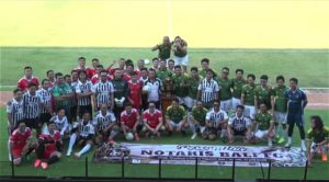 Satu tim, satu keluarga. Seluruh peserta berfoto bersama usai peresmian Notaris Bali FC sebagai simbol lahirnya wadah baru untuk mempererat kebersamaan, solidaritas, dan sportivitas Notaris–PPAT Provinsi Bali.