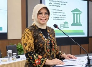 Prof Rahayu Subekti, SH, MKn
